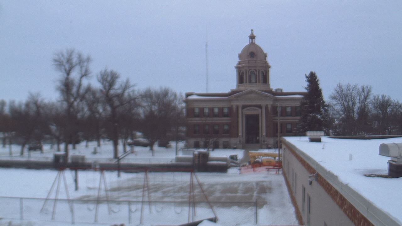 Thumbnail for current weather camera view from Ellendale HS in Ellendale, North Dakota