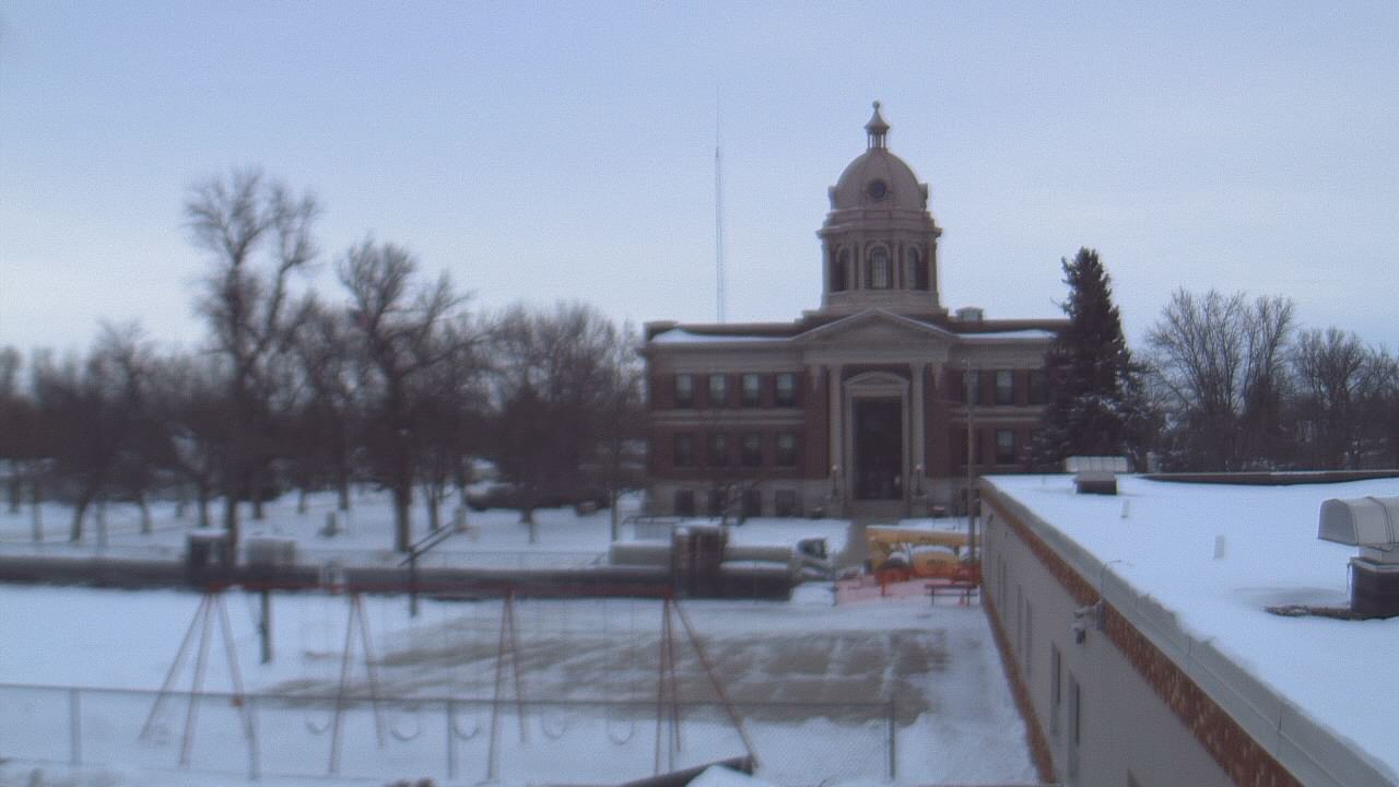Thumbnail for current weather camera view from Ellendale HS in Ellendale, North Dakota