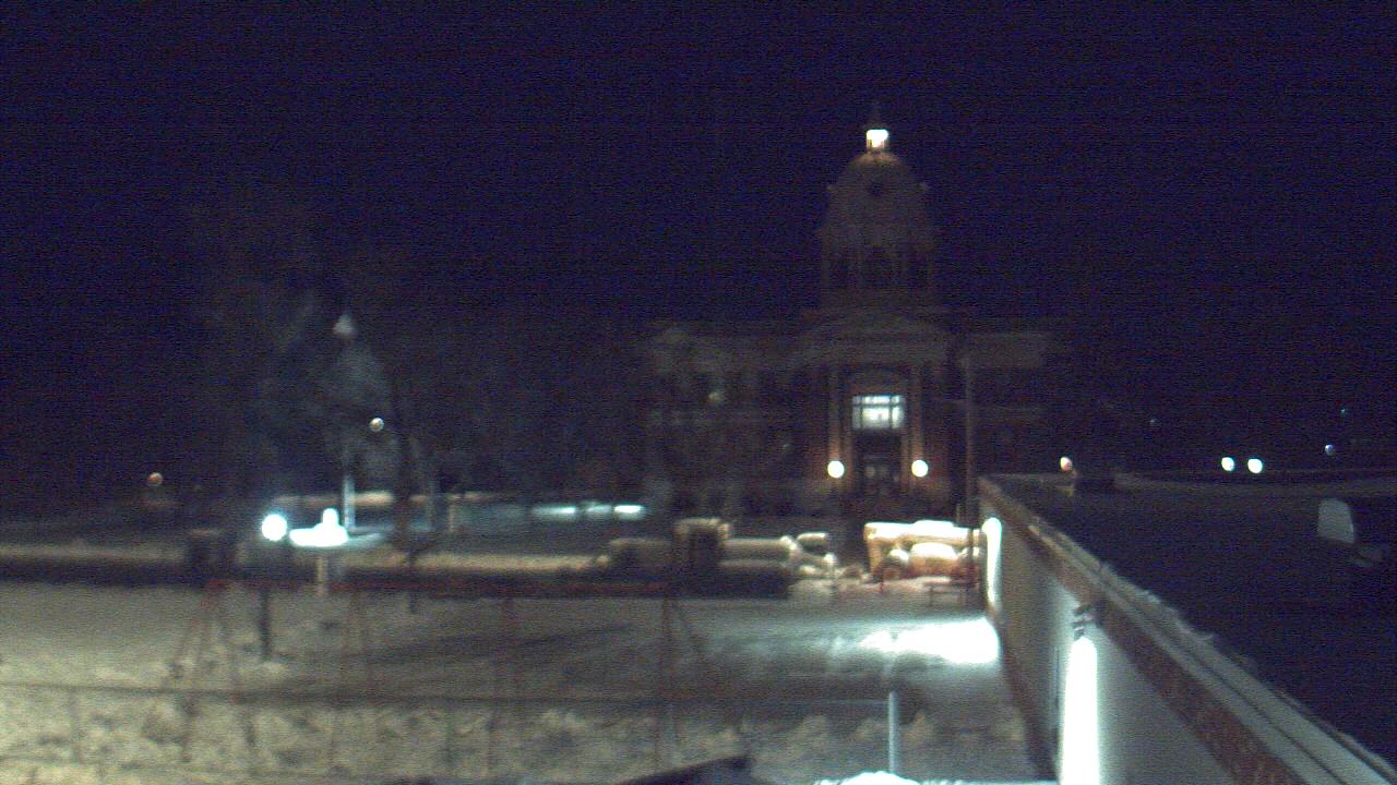 Thumbnail for current weather camera view from Ellendale HS in Ellendale, North Dakota