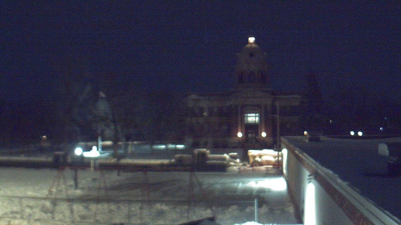 Thumbnail for current weather camera view from Ellendale HS in Ellendale, North Dakota