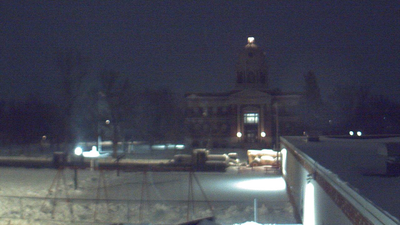 Thumbnail for current weather camera view from Ellendale HS in Ellendale, North Dakota