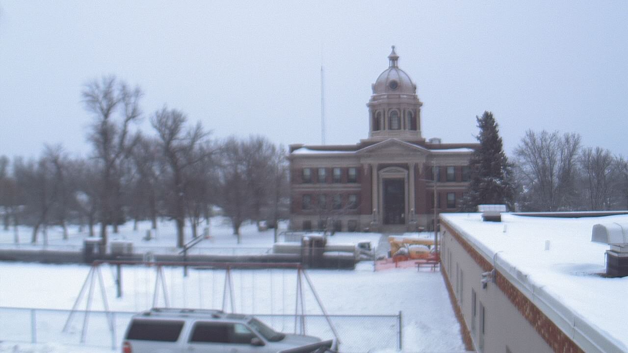 Thumbnail for current weather camera view from Ellendale HS in Ellendale, North Dakota