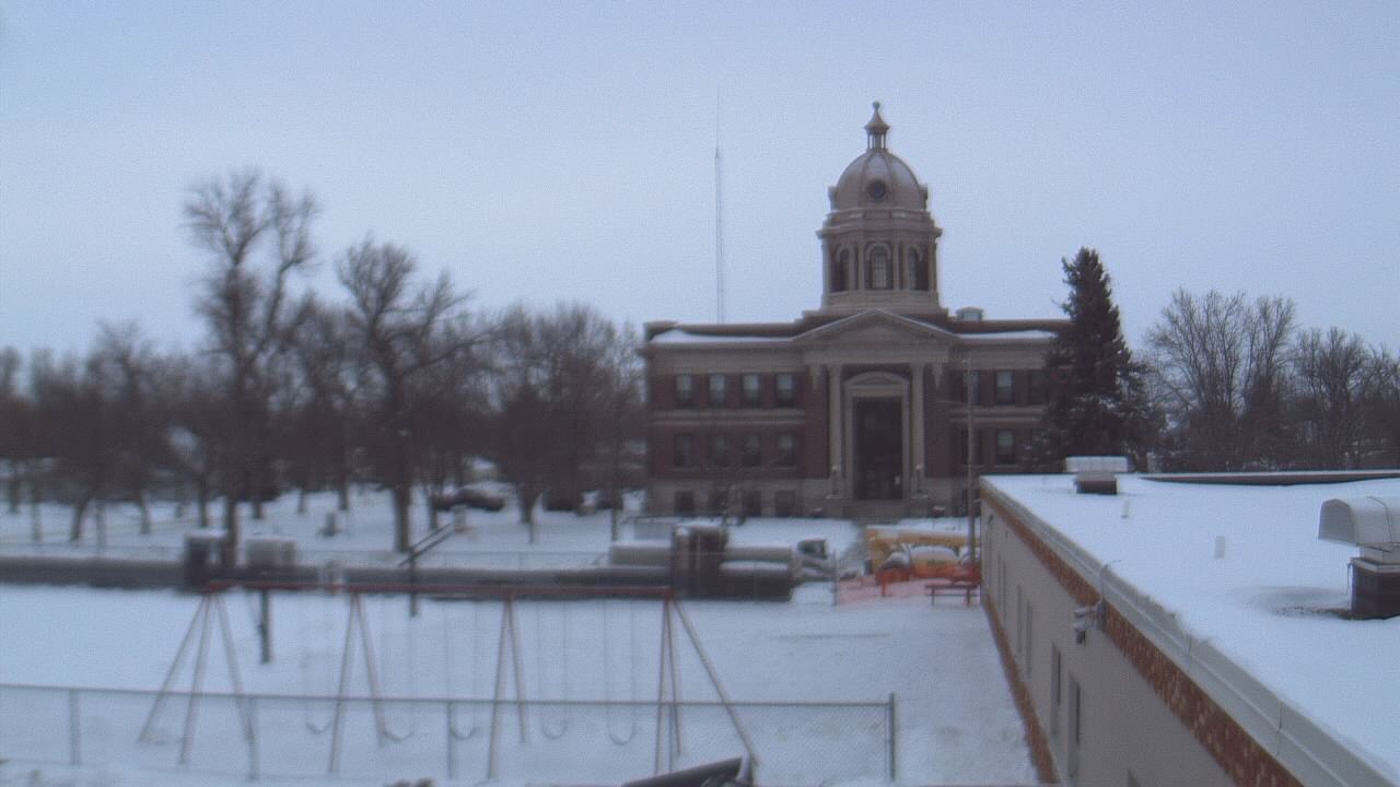 Thumbnail for current weather camera view from Ellendale HS in Ellendale, North Dakota