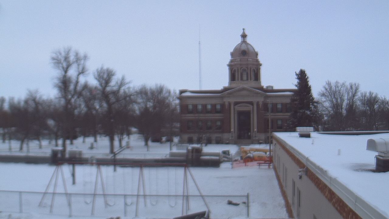 Thumbnail for current weather camera view from Ellendale HS in Ellendale, North Dakota