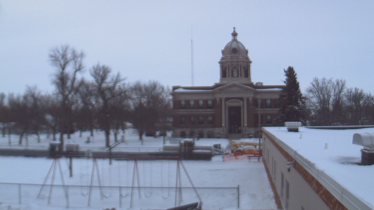 Thumbnail for current weather camera view from Ellendale HS in Ellendale, North Dakota