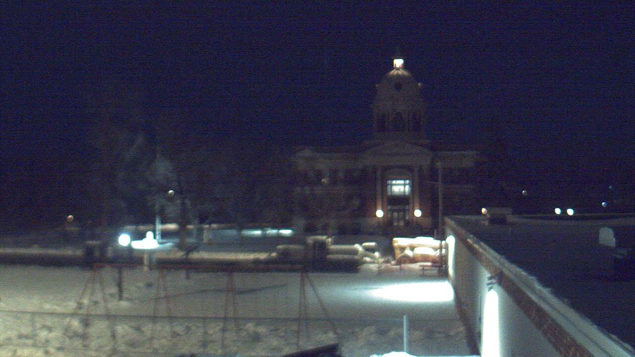 Thumbnail for current weather camera view from Ellendale HS in Ellendale, North Dakota