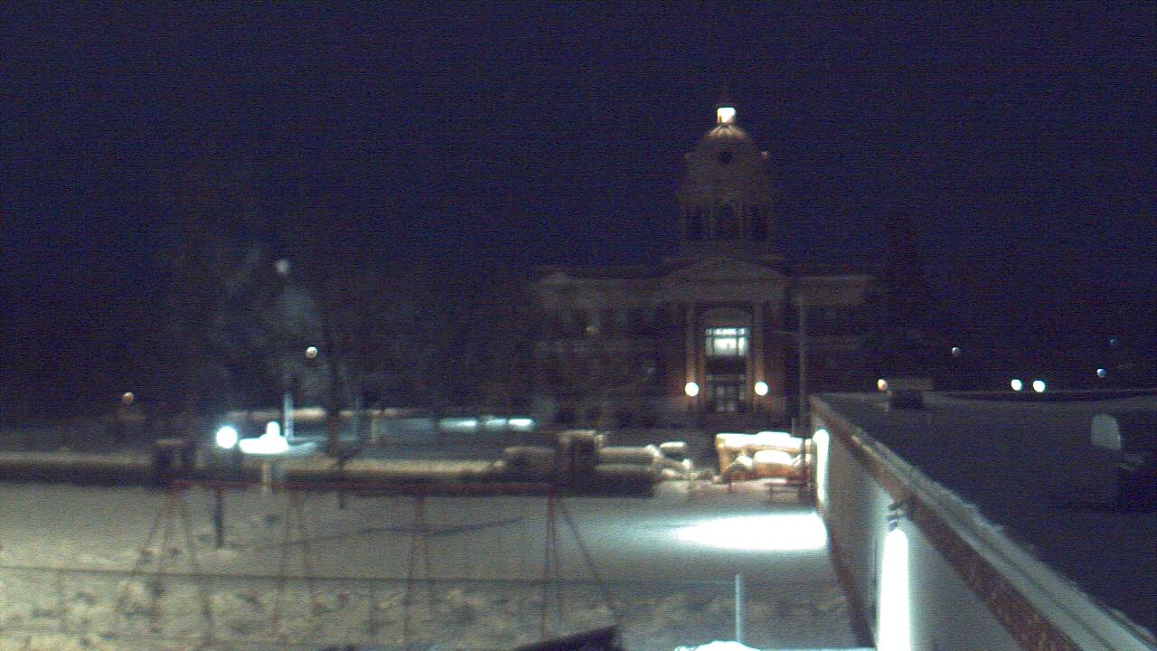 Thumbnail for current weather camera view from Ellendale HS in Ellendale, North Dakota