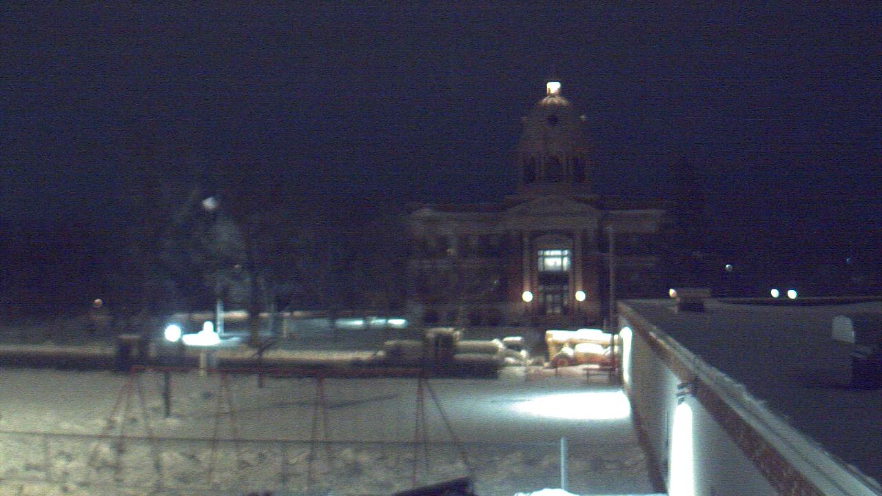 Thumbnail for current weather camera view from Ellendale HS in Ellendale, North Dakota