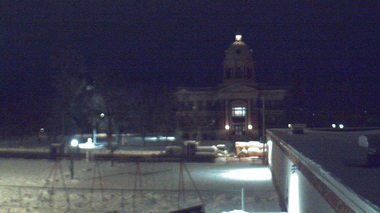Thumbnail for current weather camera view from Ellendale HS in Ellendale, North Dakota