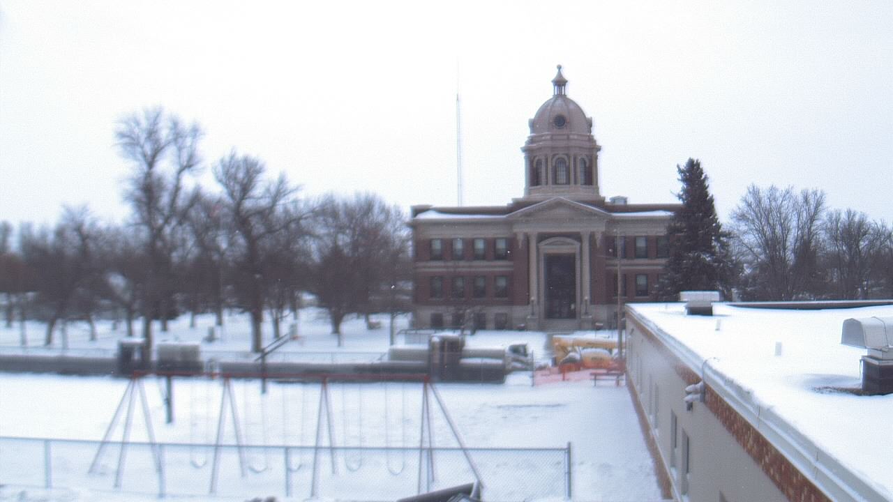 Thumbnail for current weather camera view from Ellendale HS in Ellendale, North Dakota
