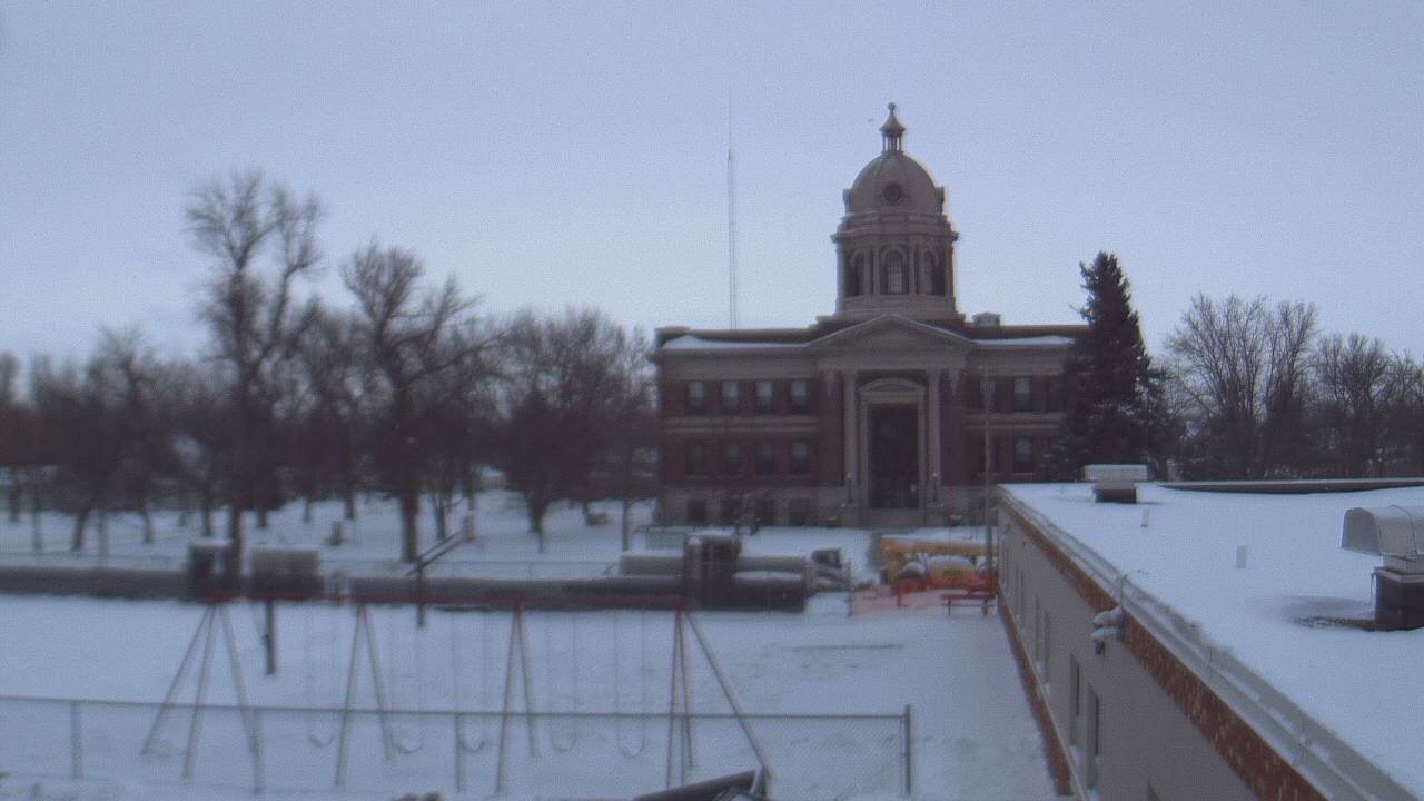Thumbnail for current weather camera view from Ellendale HS in Ellendale, North Dakota