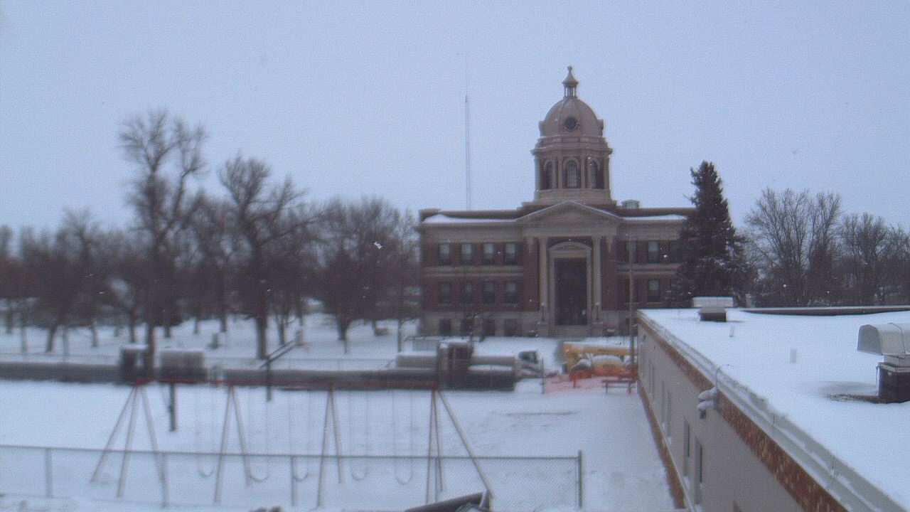 Thumbnail for current weather camera view from Ellendale HS in Ellendale, North Dakota