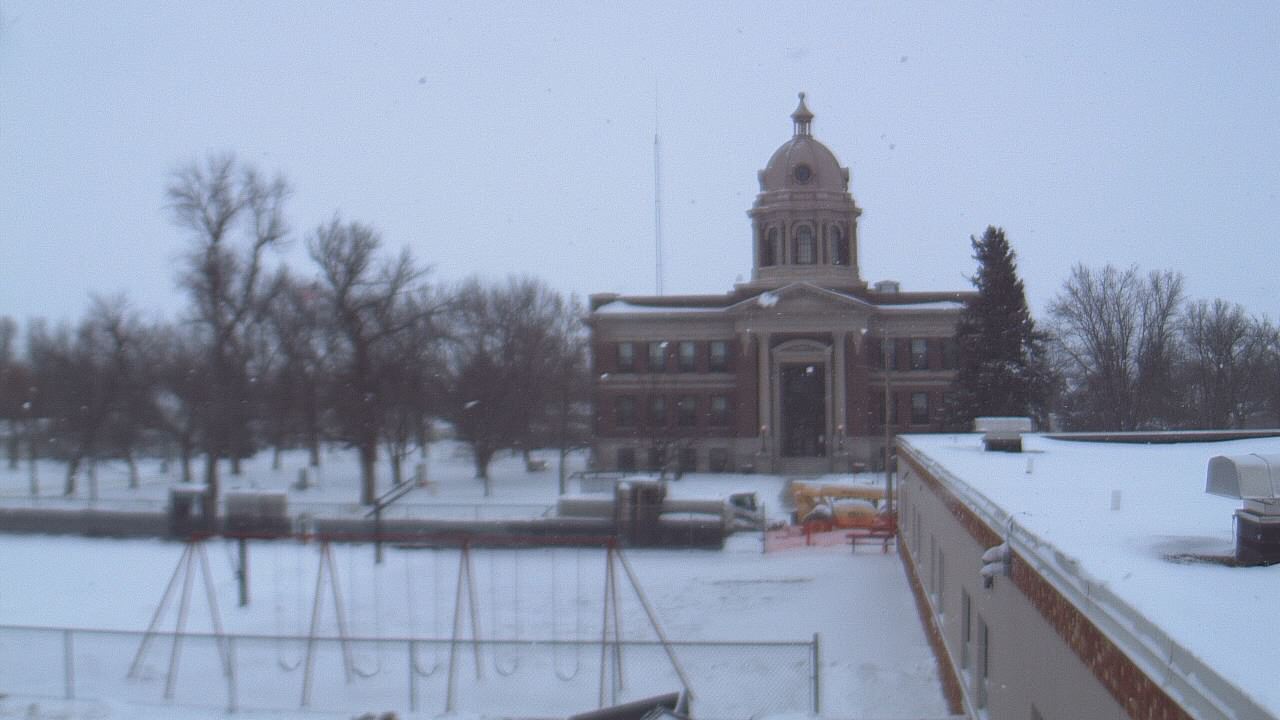 Thumbnail for current weather camera view from Ellendale HS in Ellendale, North Dakota