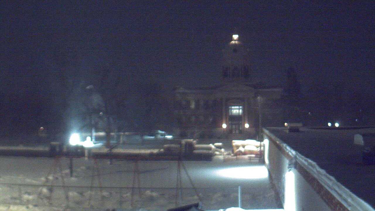 Thumbnail for current weather camera view from Ellendale HS in Ellendale, North Dakota