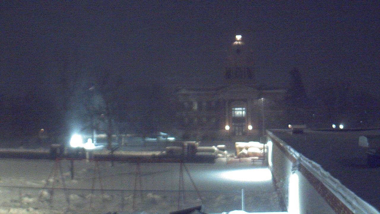 Thumbnail for current weather camera view from Ellendale HS in Ellendale, North Dakota