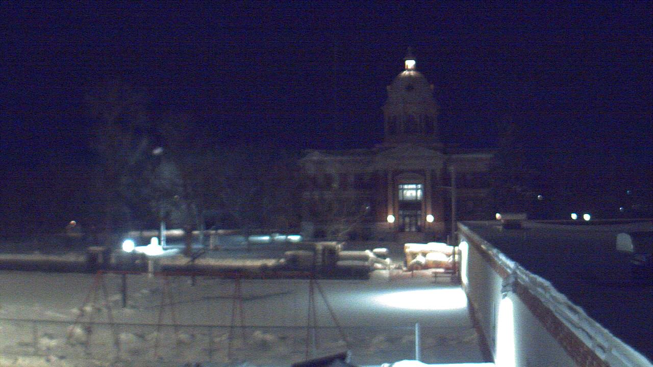 Thumbnail for current weather camera view from Ellendale HS in Ellendale, North Dakota