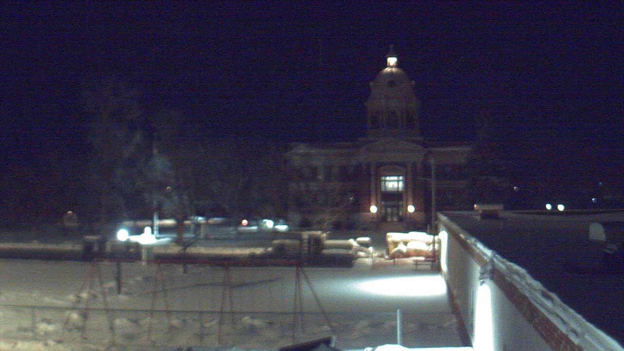 Thumbnail for current weather camera view from Ellendale HS in Ellendale, North Dakota
