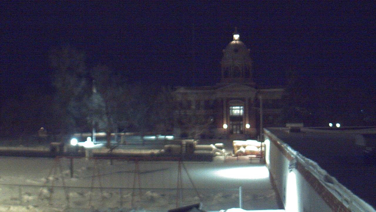 Thumbnail for current weather camera view from Ellendale HS in Ellendale, North Dakota