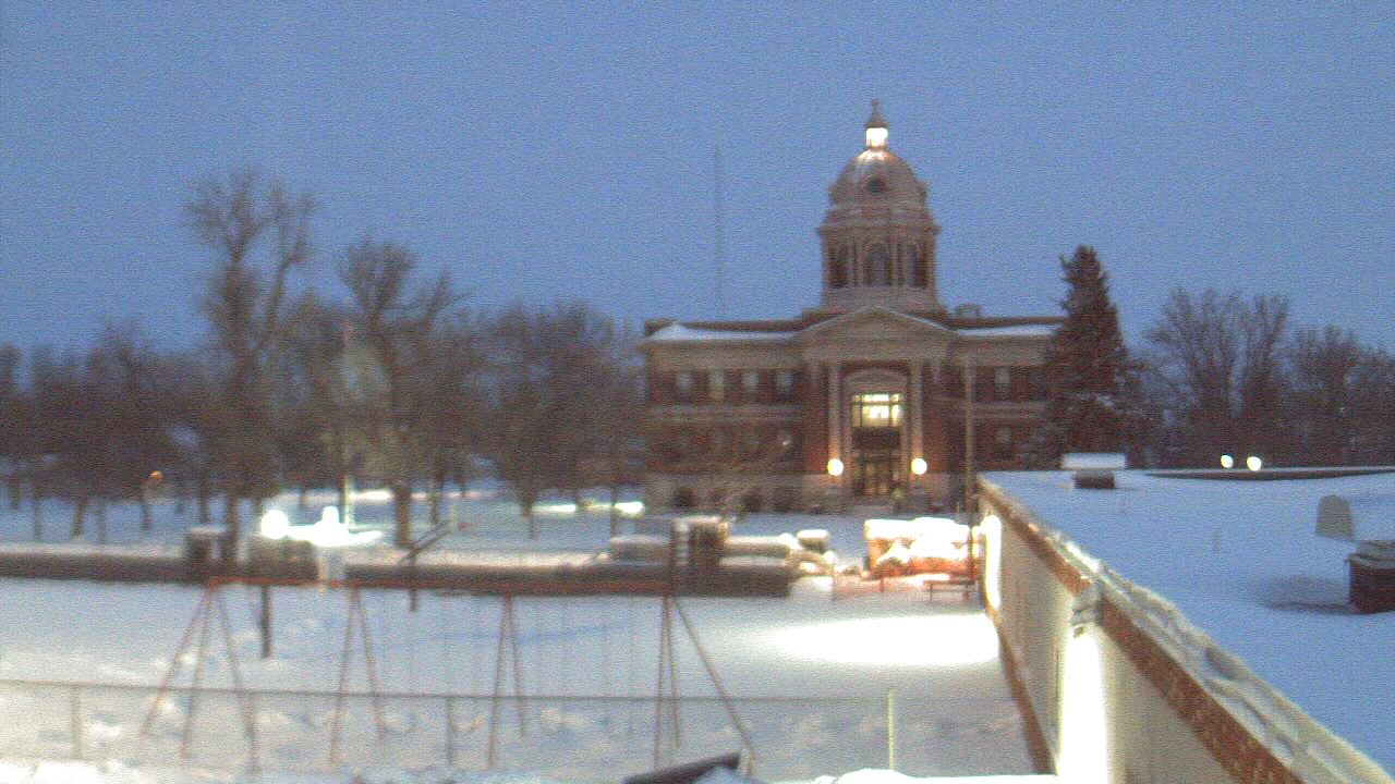 Thumbnail for current weather camera view from Ellendale HS in Ellendale, North Dakota