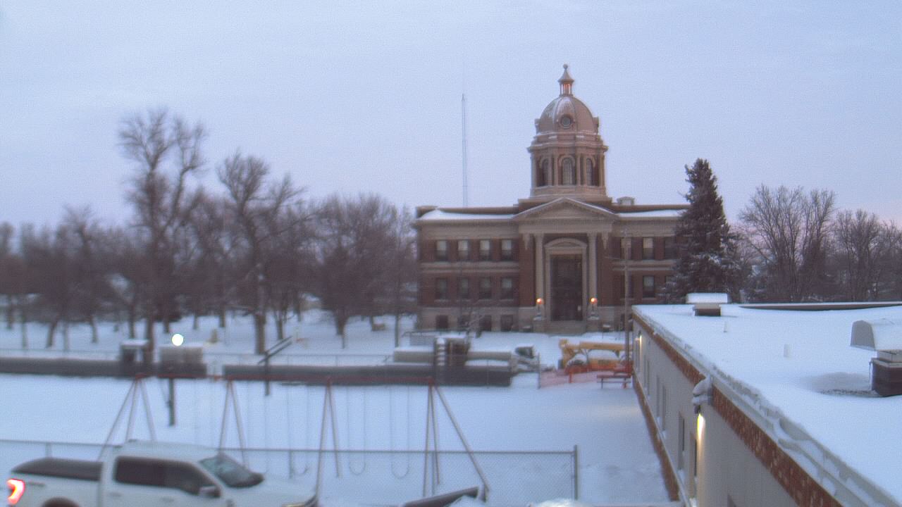 Thumbnail for current weather camera view from Ellendale HS in Ellendale, North Dakota