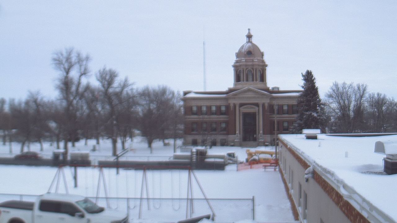 Thumbnail for current weather camera view from Ellendale HS in Ellendale, North Dakota