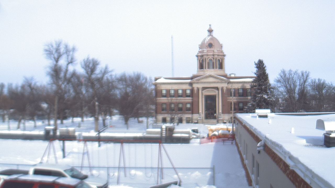 Thumbnail for current weather camera view from Ellendale HS in Ellendale, North Dakota