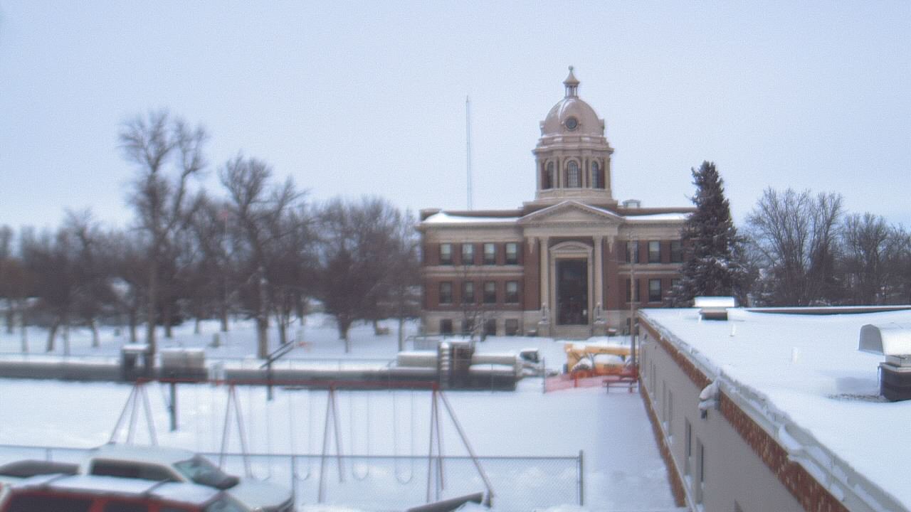 Thumbnail for current weather camera view from Ellendale HS in Ellendale, North Dakota