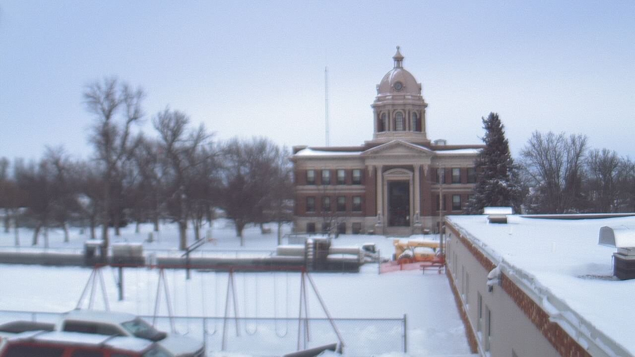 Thumbnail for current weather camera view from Ellendale HS in Ellendale, North Dakota