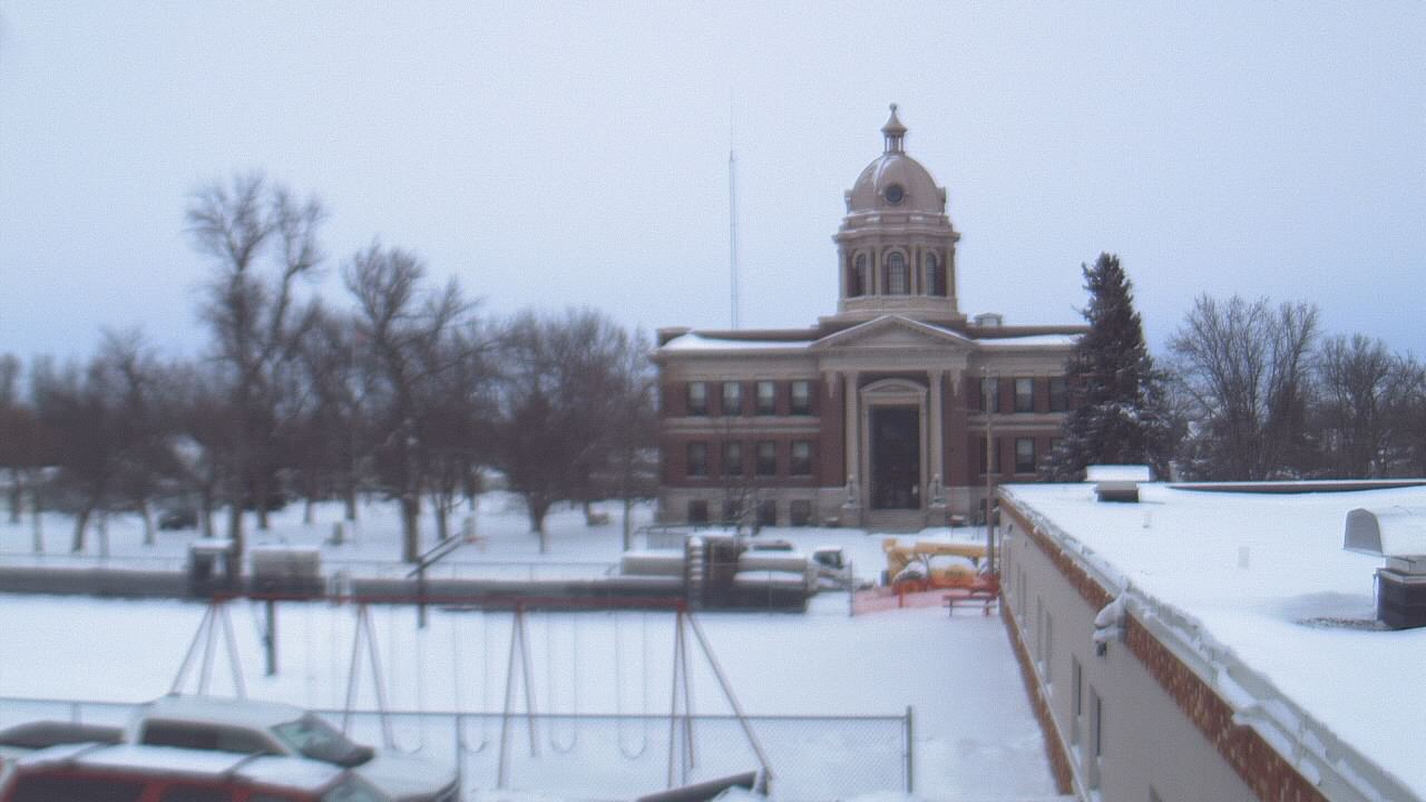Thumbnail for current weather camera view from Ellendale HS in Ellendale, North Dakota