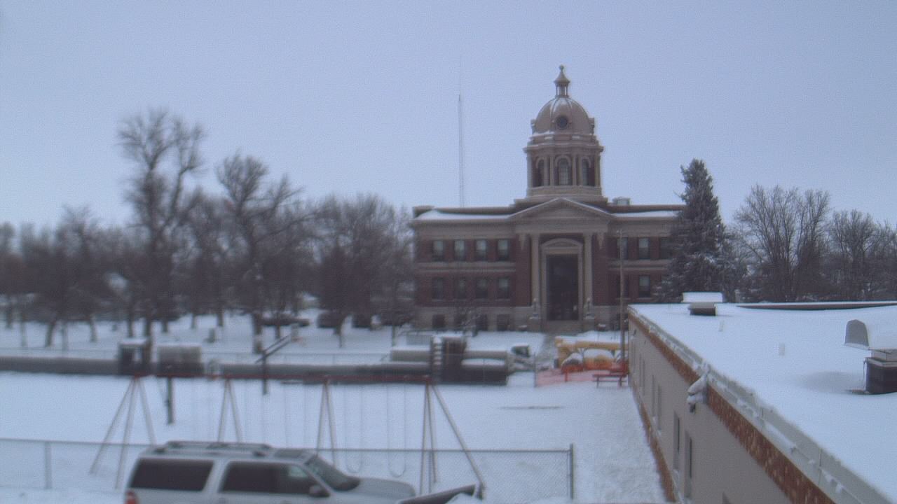 Thumbnail for current weather camera view from Ellendale HS in Ellendale, North Dakota