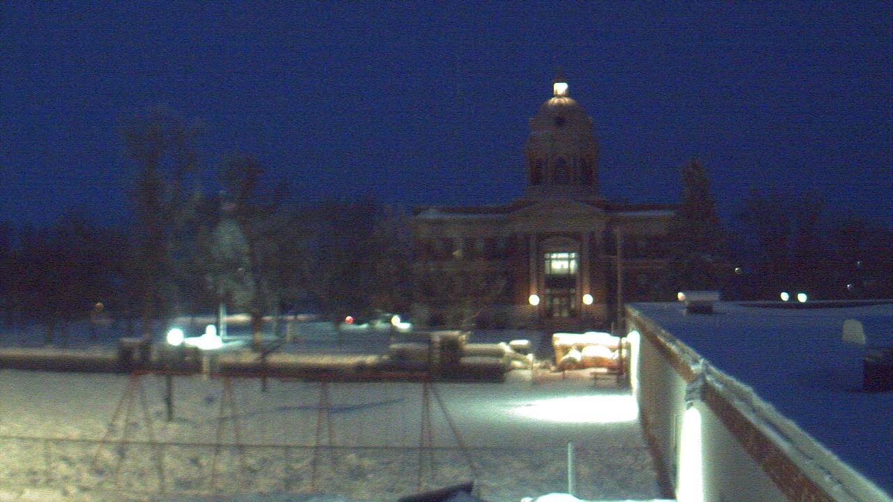 Thumbnail for current weather camera view from Ellendale HS in Ellendale, North Dakota