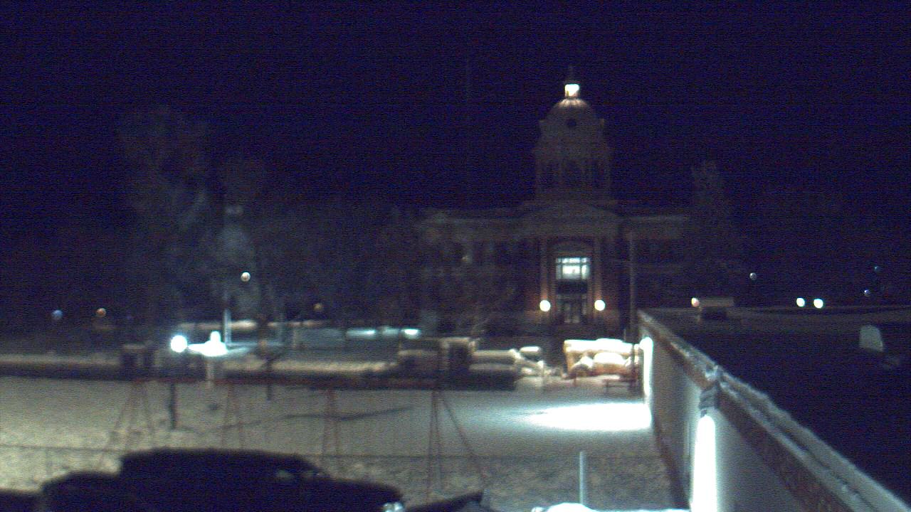 Thumbnail for current weather camera view from Ellendale HS in Ellendale, North Dakota