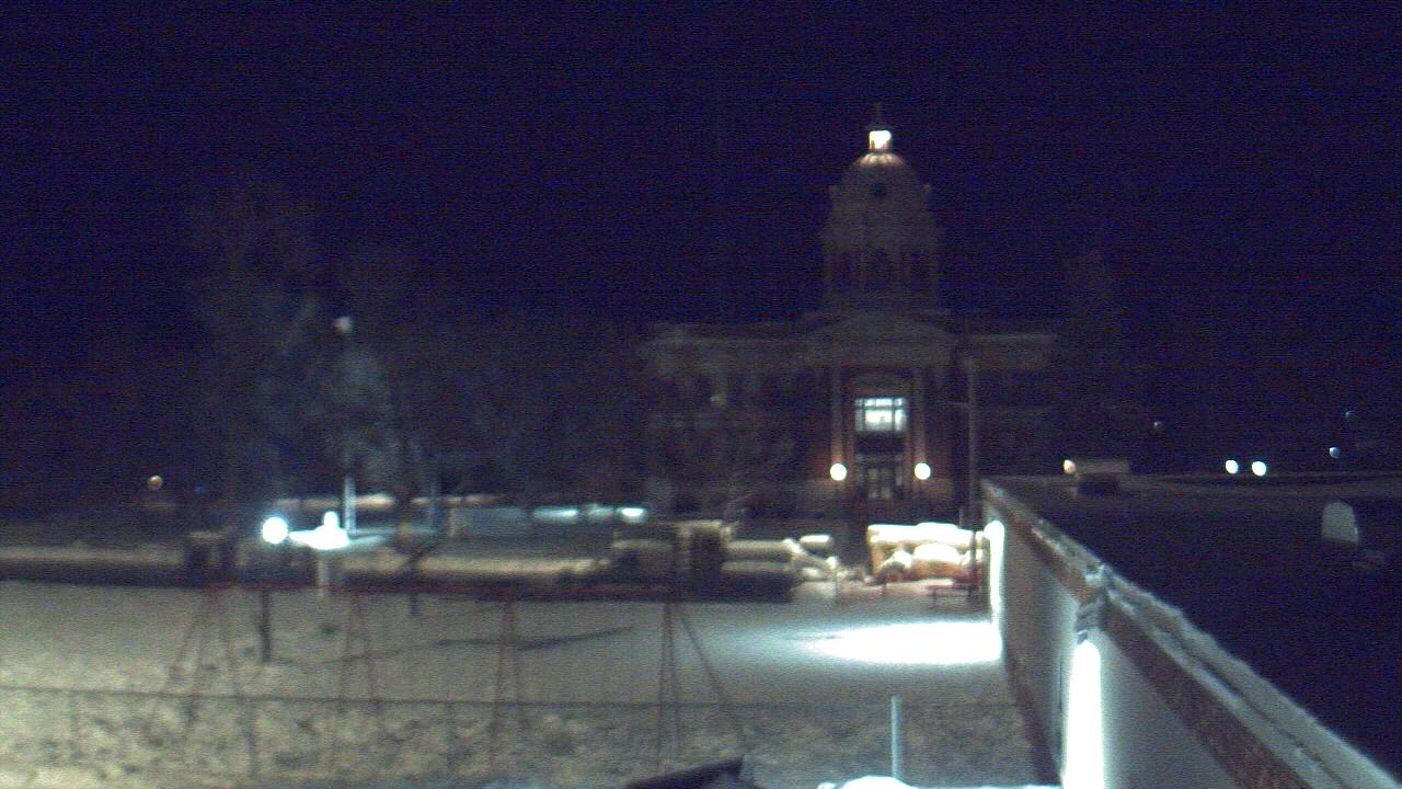Thumbnail for current weather camera view from Ellendale HS in Ellendale, North Dakota