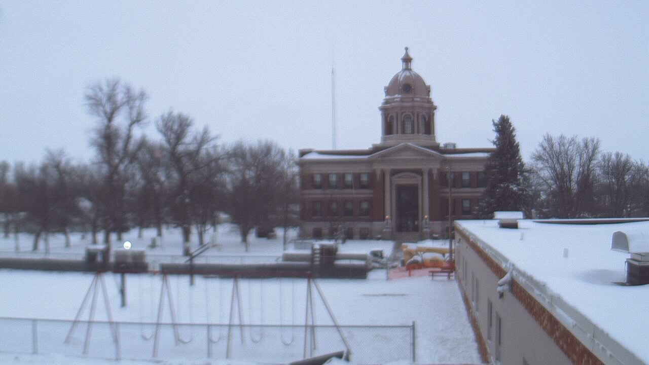 Thumbnail for current weather camera view from Ellendale HS in Ellendale, North Dakota