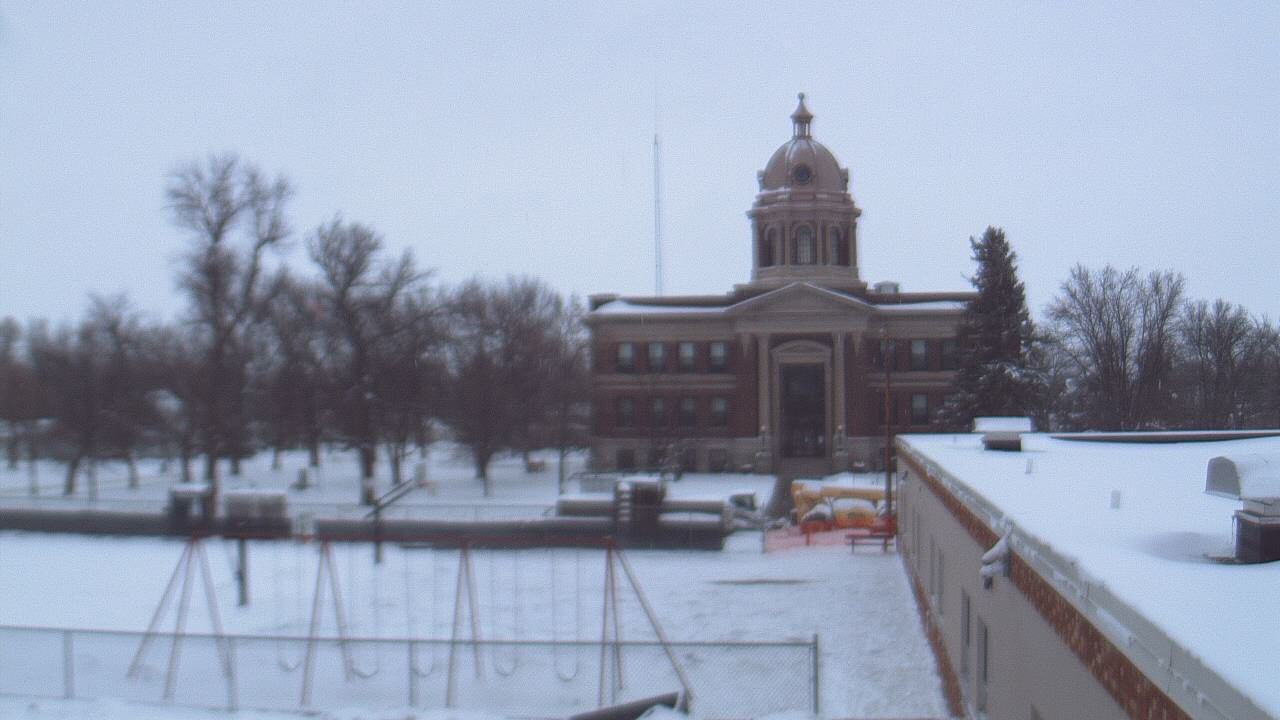 Thumbnail for current weather camera view from Ellendale HS in Ellendale, North Dakota