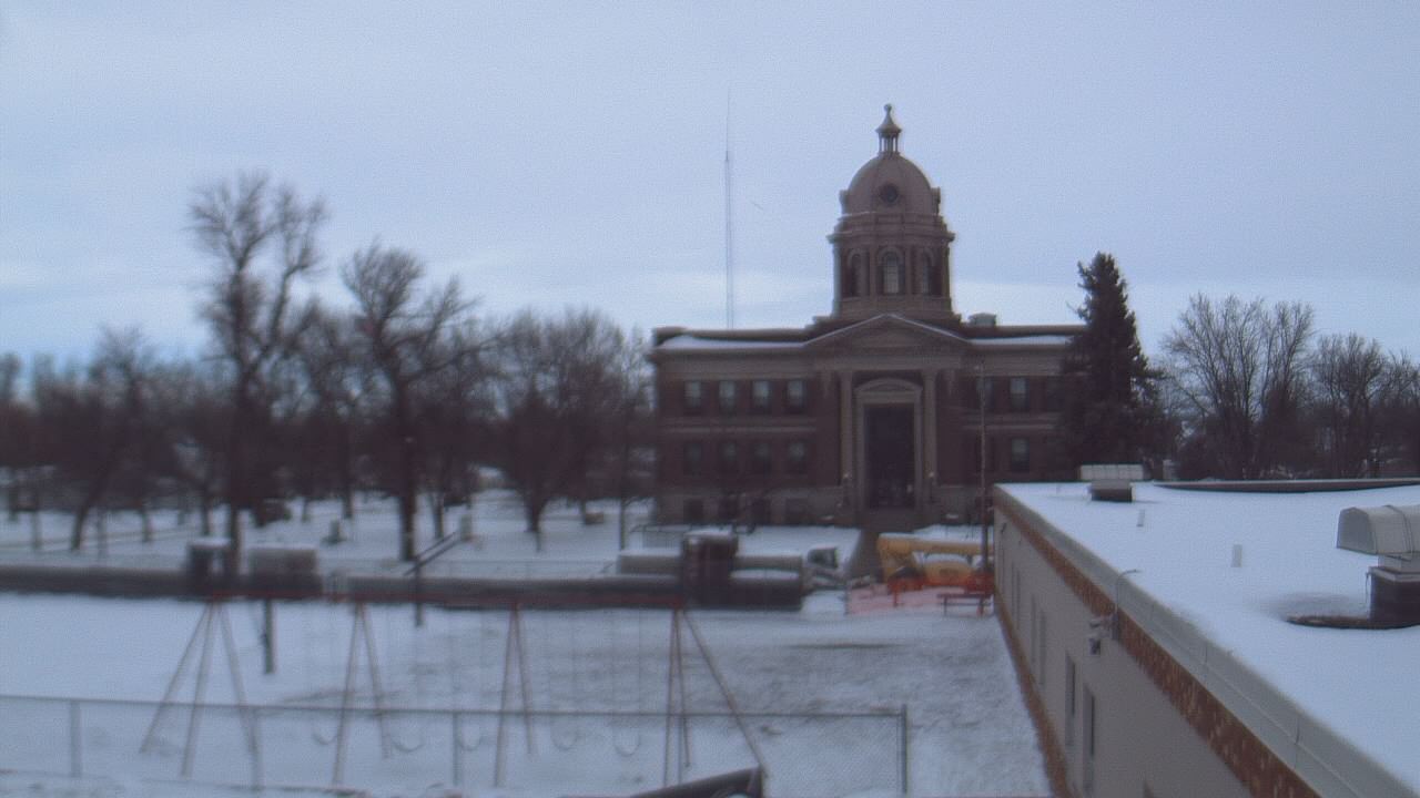 Thumbnail for current weather camera view from Ellendale HS in Ellendale, North Dakota