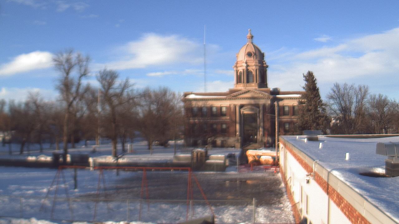Thumbnail for current weather camera view from Ellendale HS in Ellendale, North Dakota