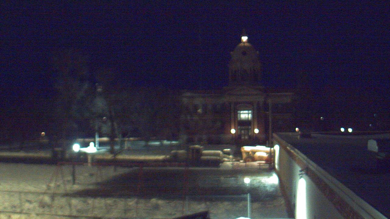 Thumbnail for current weather camera view from Ellendale HS in Ellendale, North Dakota