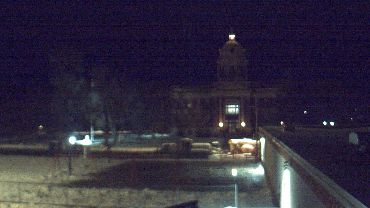 Thumbnail for current weather camera view from Ellendale HS in Ellendale, North Dakota