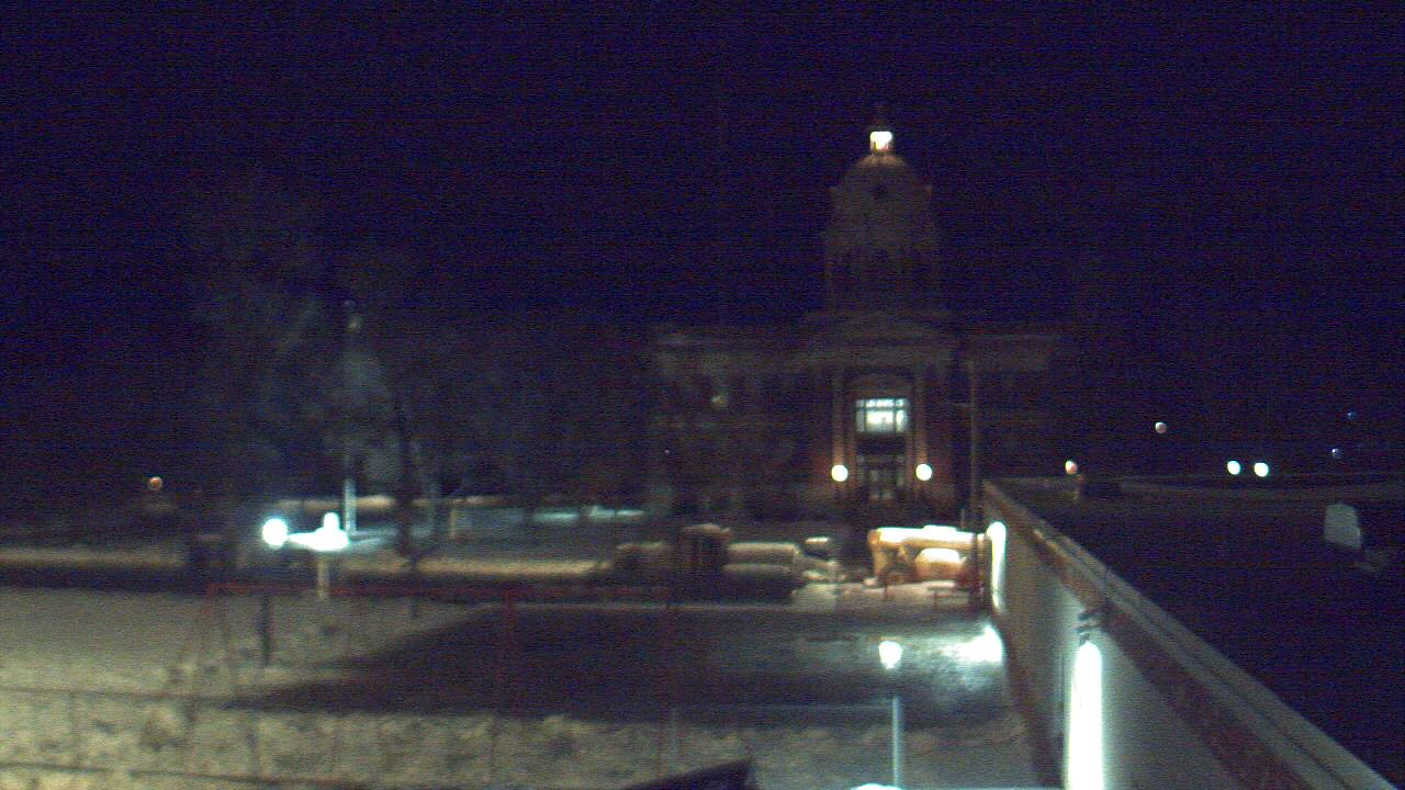 Thumbnail for current weather camera view from Ellendale HS in Ellendale, North Dakota