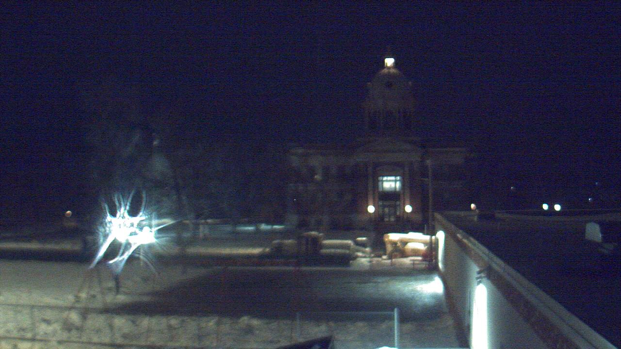 Thumbnail for current weather camera view from Ellendale HS in Ellendale, North Dakota