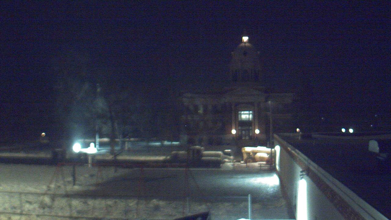 Thumbnail for current weather camera view from Ellendale HS in Ellendale, North Dakota