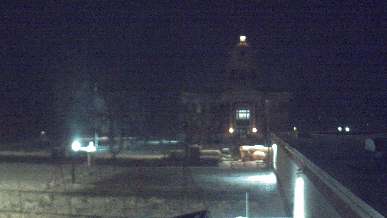 Thumbnail for current weather camera view from Ellendale HS in Ellendale, North Dakota