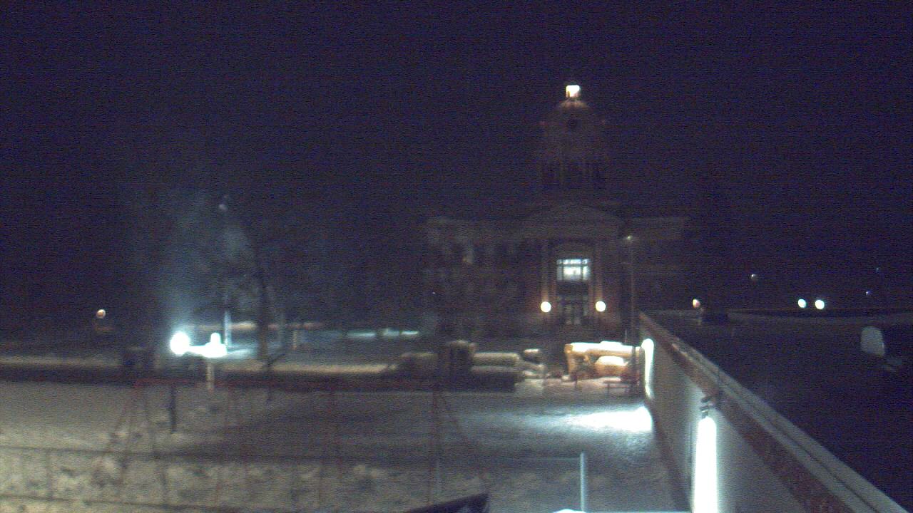 Thumbnail for current weather camera view from Ellendale HS in Ellendale, North Dakota