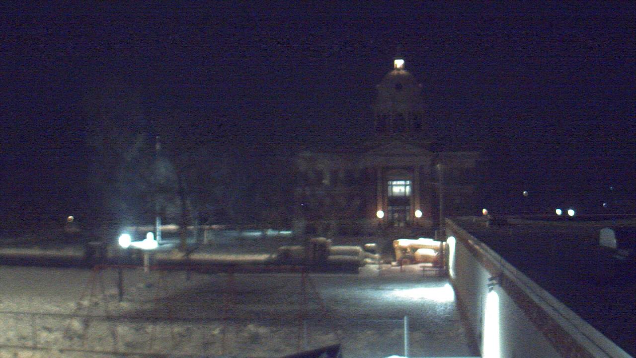 Thumbnail for current weather camera view from Ellendale HS in Ellendale, North Dakota