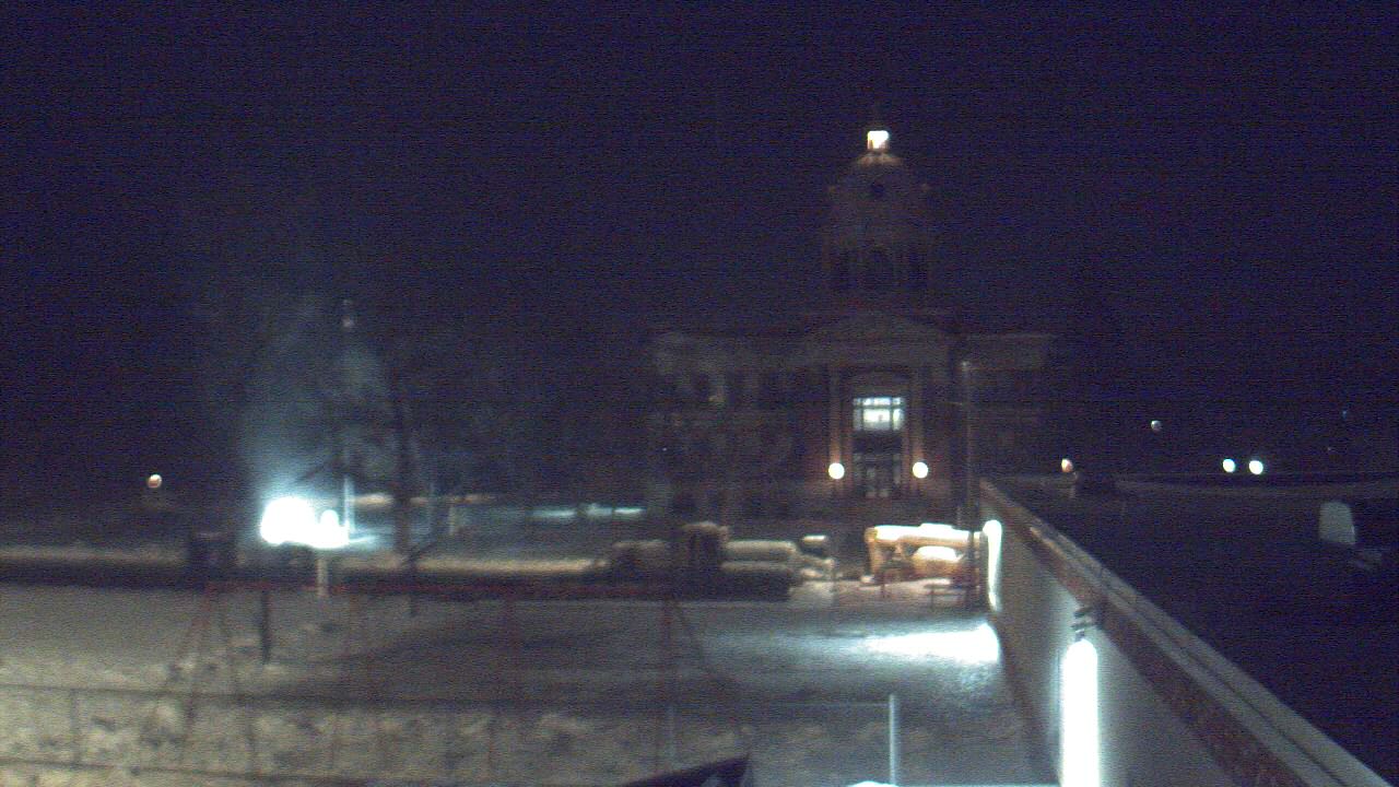 Thumbnail for current weather camera view from Ellendale HS in Ellendale, North Dakota