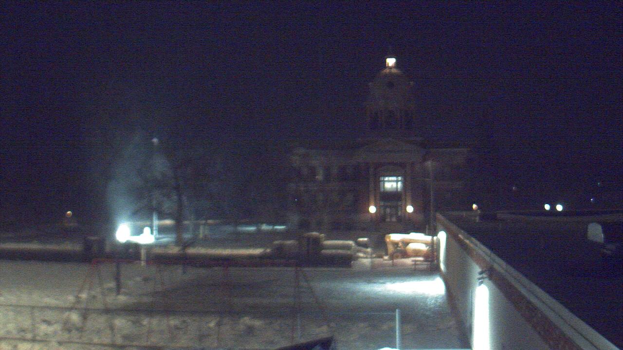 Thumbnail for current weather camera view from Ellendale HS in Ellendale, North Dakota