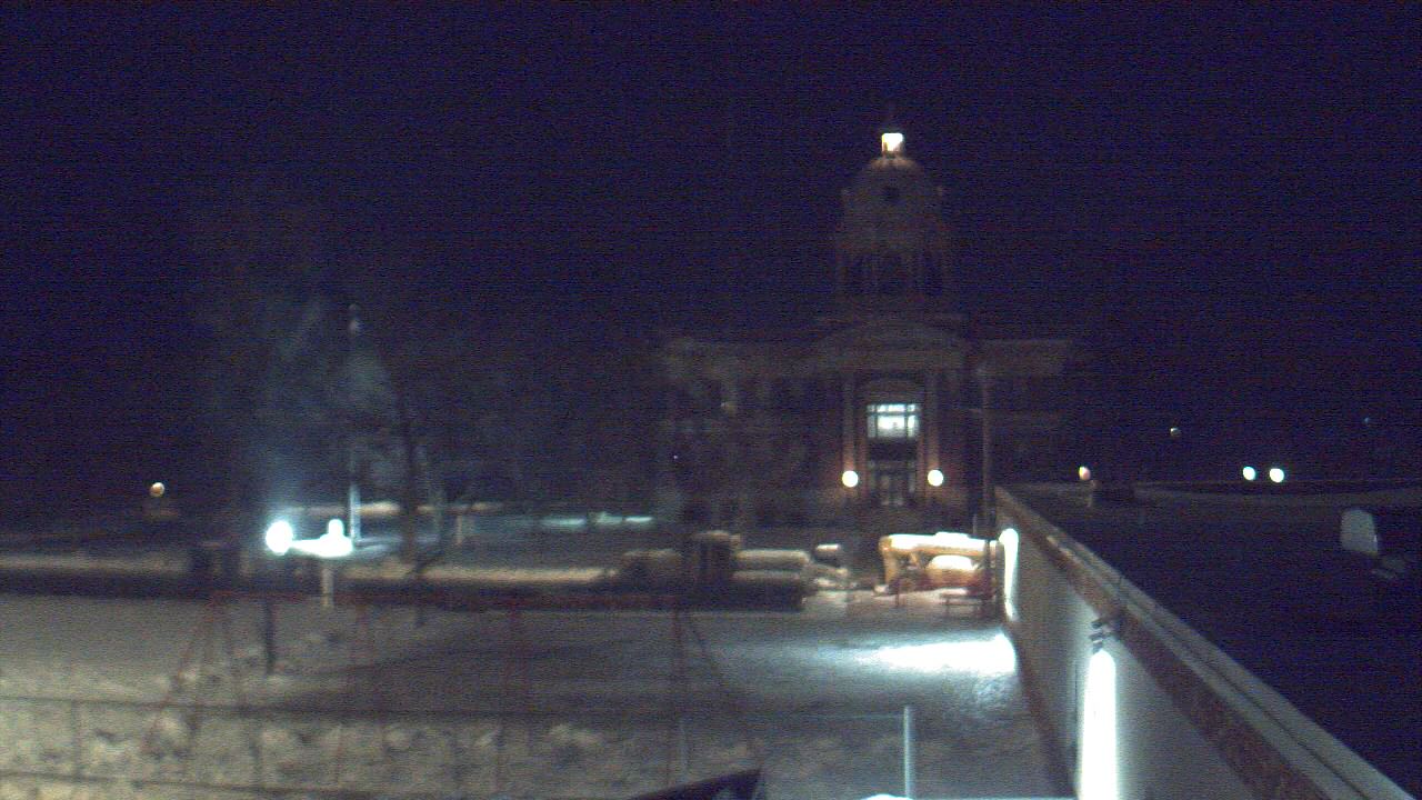 Thumbnail for current weather camera view from Ellendale HS in Ellendale, North Dakota
