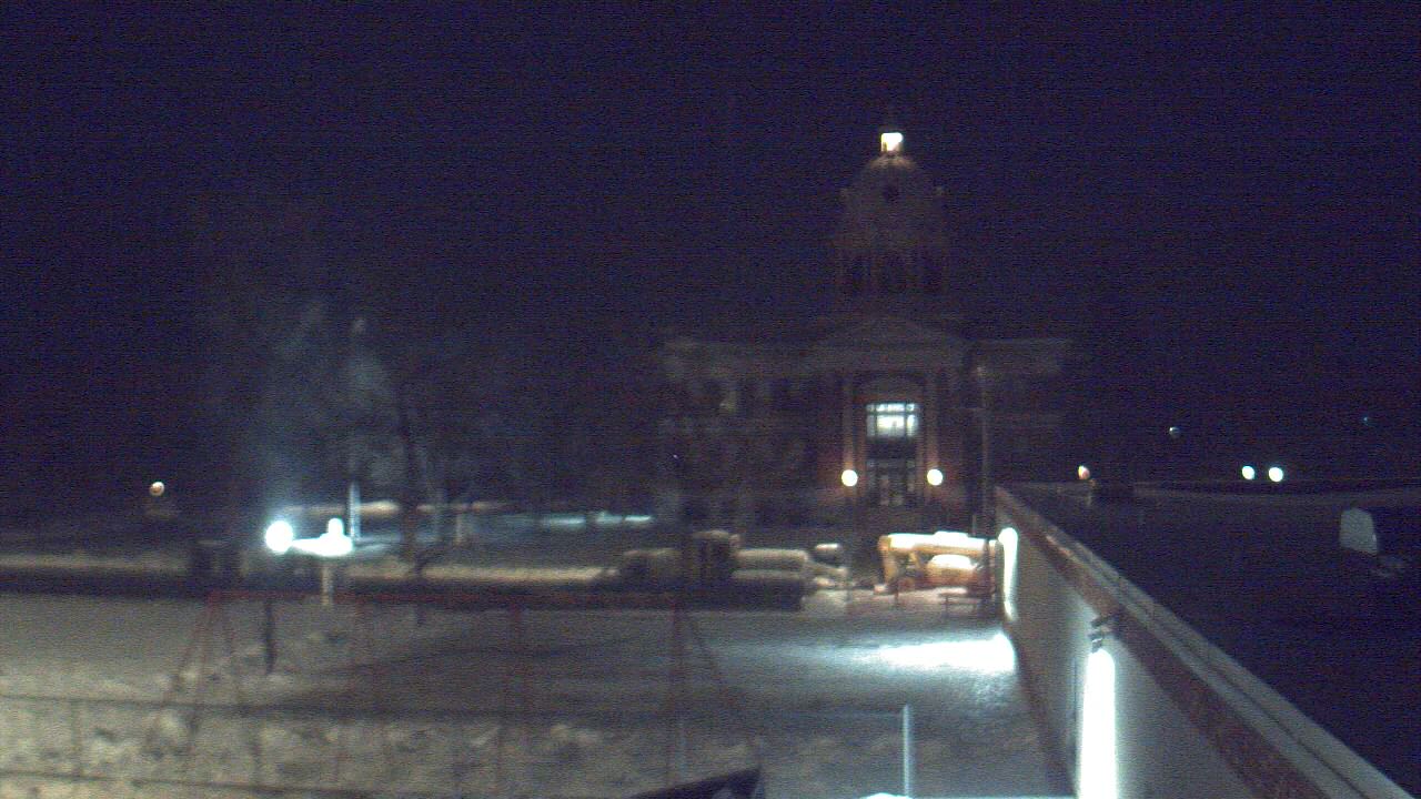 Thumbnail for current weather camera view from Ellendale HS in Ellendale, North Dakota