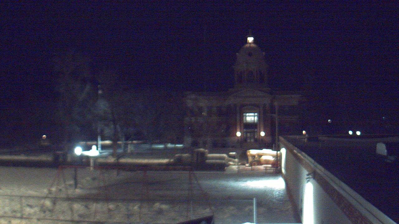 Thumbnail for current weather camera view from Ellendale HS in Ellendale, North Dakota